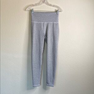 ECHT weave scrunch leggings women’s large grey white ruched
